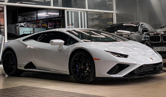 Cận cảnh dung nhan siêu xe Lamborghini Huracan EVO dẫn động cầu sau đầu tiên về nước, cấu hình quá hoàn hảo