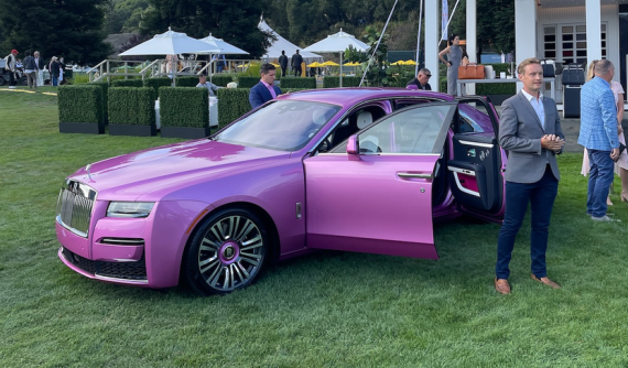 Đại gia Việt đặt mua Rolls-Royce Ghost 2022 với màu sơn hồng, xe dành cho vợ và 3 công chúa