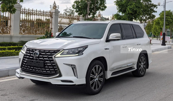 Chủ xe chi gần nửa tỷ đồng lột xác ngoại hình Lexus LX570 đời 2008 lên bản cao cấp và mới nhất