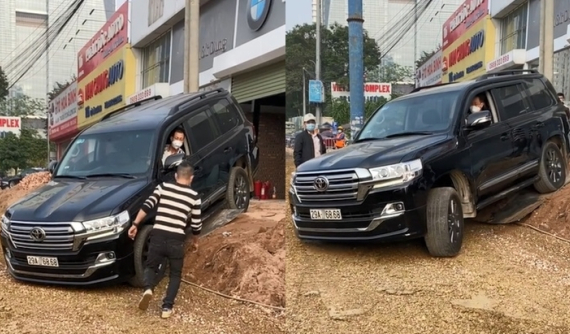 Video: Toyota Land Cruiser vượt địa hình ngay trước cửa nhà, quá khen cho mẫu xe "nồi đồng cối đá"
