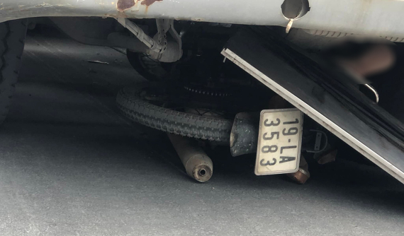 Video quay khoảnh khắc xe ben cuốn xe máy vào gầm khiến người phụ nữ tử vong tại Phú Thọ