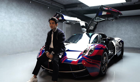 Chọn góc sống ảo trong garage của Cường "Đô-la", Minh "Nhựa" chốt chỉ thích ngắm xe, còn chạy thì bạn thân quá giỏi