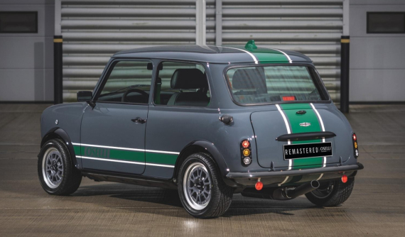 Cần 1.400 giờ làm thủ công để hoàn thành mỗi chiếc DBA Mini Remastered Oselli Edition như thế này