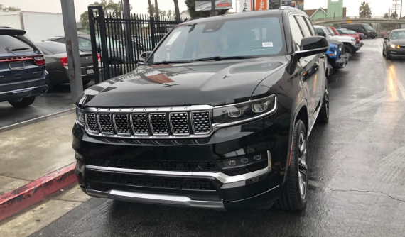 "Khủng long" Jeep Grand Wagoneer 2022 chuẩn bị về nước, đối thủ nặng ký của Cadillac Escalade