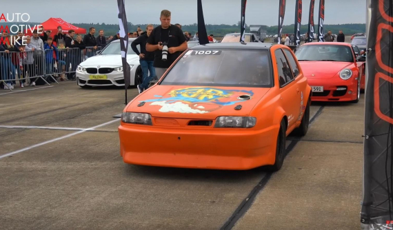 Chiếc Nissan Sunny màu cam xấu xí này mạnh những 1.500 mã lực, dư sức làm siêu xe hít khói