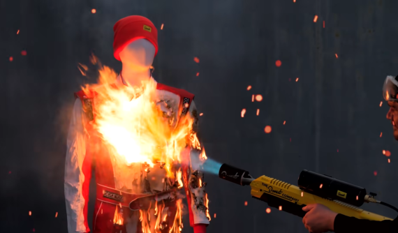 Video này là bằng chứng cho thấy bạn nên tránh xa các trang bị an toàn rẻ tiền