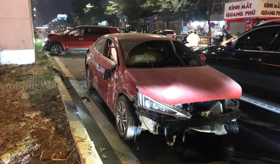 Video quay khoảnh khắc Mitsubishi Outlander tông trúng ô tô con Hyundai Elantra trong hầm chui Khuất Duy Tiến