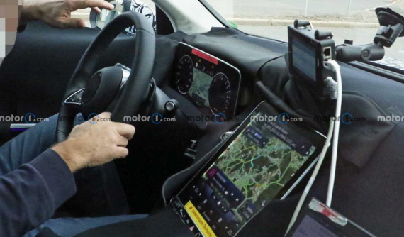 Mercedes-Benz GLC 2022 lộ diện trên đường thử, nội thất như S-Class mới