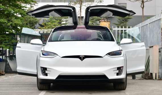 Soi kỹ Tesla Model X Performance mới về Việt Nam với giá 7 tỷ đồng, 0-100 km/h chỉ 2,9 giây