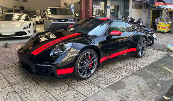 Đặng Lê Nguyên Vũ chốt giao dịch xe Porsche 911 Carrera 4S mới tinh trong đầu năm 2022