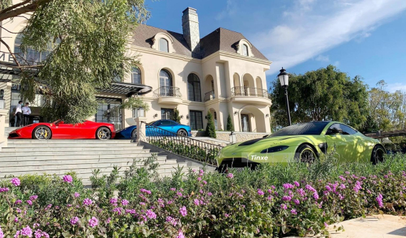 Để Koenigsegg Regera và McLaren Senna ở nhà, Hoàng Kim Khánh vác Aston Martin V8 Vantage lên Đà Lạt "quẩy" cùng chiến hữu