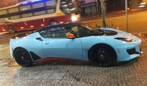 Xe thể thao cực độc Lotus Evora GT "mượn tim" Toyota Camry âm thầm xuất hiện tại Việt Nam