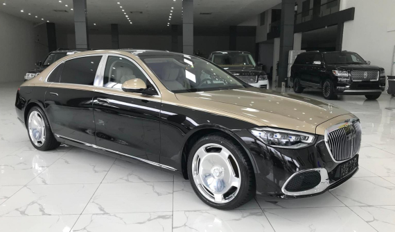 Phiên bản Mercedes-Maybach S580 cũng đã có mặt tại Việt Nam, sở hữu 2 màu sơn tùy chọn đẹp mắt