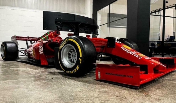 Với 1,22 tỷ đồng, bạn có thể sở hữu hệ thống đua xe mô phỏng dưới dạng chiếc Ferrari F1 này