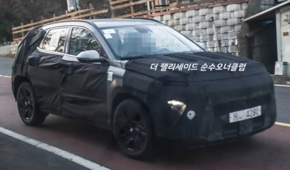 Hyundai Kona thế hệ mới bị bắt gặp trên đường phố, được đồn sẽ tăng kích thước để thay thế i30