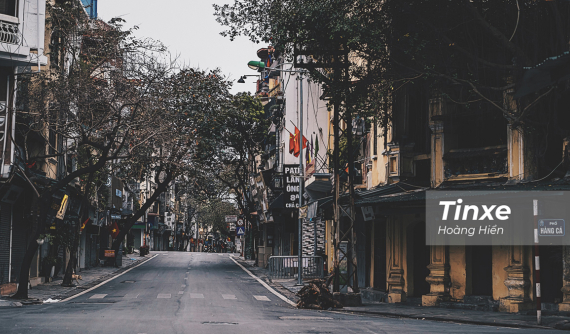 Ngắm nhìn phố phường Hà Nội vắng vẻ trong ngày đầu năm Nhâm Dần 2022