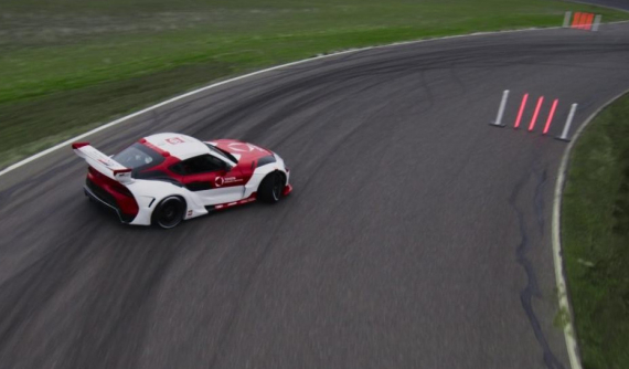 Theo dõi khả năng drift điệu nghệ của chiếc Toyota Supra biết tự động drift