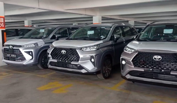 Dàn xe Toyota Avanza và Veloz 2022 "ra khơi" tại cảng biển Indonesia, chuẩn bị cho ngày về Việt Nam