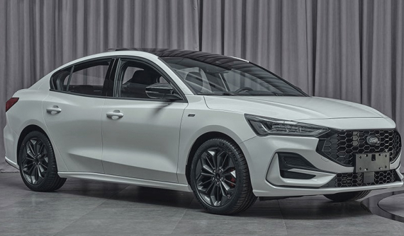 Ford Focus 2022 lộ diện với thiết kế đầu xe mới, dùng động cơ tăng áp 1.5L