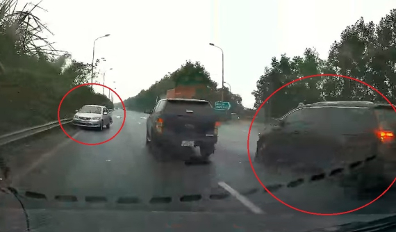 Video: Tài xế Toyota Vios chuyển làn ẩu trên đại lộ Thăng Long và cái kết