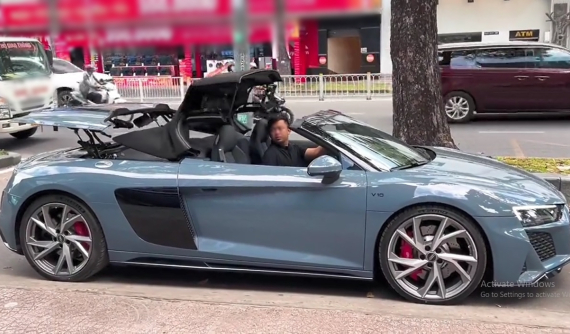 Xem Audi R8 V10 Spyder mới về nước mở mui, siêu xe mui trần dành cho người thích hàng độc