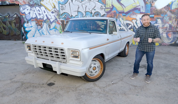 Theo dõi chuyên gia trải nghiệm lái chiếc bán tải điện độc nhất vô nhị Ford F-100 Eluminator