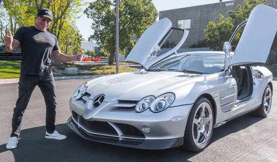 Manny Khoshbin tậu chiếc xe Mercedes-Benz SLR McLaren thứ 10, mũi tên bạc độc bản của thế giới