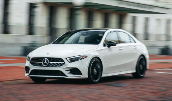 Năm 2022 đánh dấu "ngày tàn" của phân khúc xe sang giá rẻ