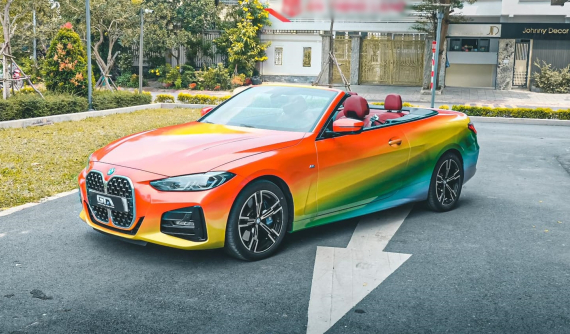 BMW 430i M Sport mui trần được chủ nhân diện áo 7 sắc cầu vồng đang hot tại Việt Nam