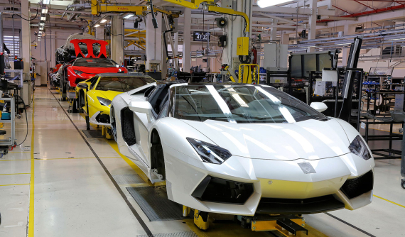 Lamborghini có thể phải sản xuất thêm siêu xe Aventador để bù cho những chiếc bị cháy trên biển