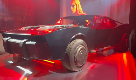 Nhìn cận cảnh chiếc Batmobile mới trang bị V8, mạnh 650 mã lực sẽ góp mặt trong "The Batman" 2022