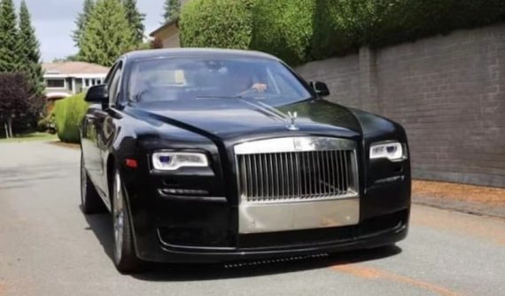 Người đàn ông mất 4 năm để chuyển đổi một chiếc Rolls-Royce Wraith thành xe điện hoàn toàn