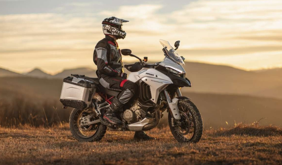 Ducati Multistrada V4 2022 có thêm màu "Trắng Băng trôi"