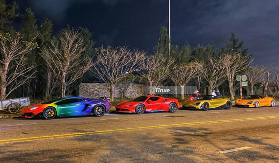 Dàn siêu xe của đại gia Sài thành nổi bần bật trên đường phố Đà Nẵng, Lamborghini Aventador SVJ là điểm nhấn