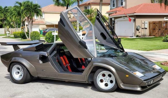Siêu xe Lamborghini Countach tự chế trong 17 năm này đang được đấu giá trên 100.000 USD