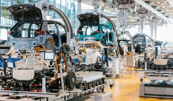 Xung đột tại Ukraine có thể khiến ngành ô tô phải đối mặt với làn sóng thiếu chip bán dẫn thứ hai