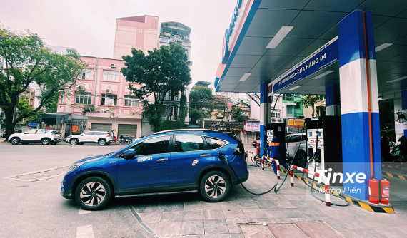 Cần bao nhiêu tiền để đổ đầy bình cho những chiếc ô tô phổ biến tại Việt Nam?