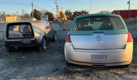 2 chiếc xe concept cũ của Nissan bị mang đi tiêu hủy khiến nhiều cư dân mạng tiếc nuối