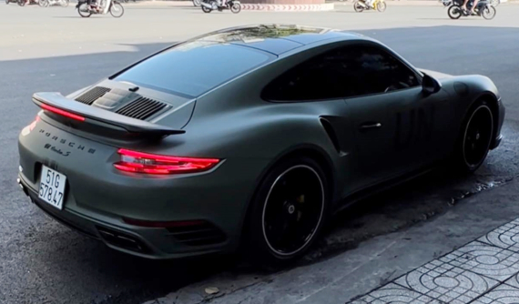 Porsche 911 Turbo S màu xanh quân đội của Đặng Lê Nguyên Vũ tái xuất sau nhiều năm ở ẩn