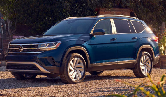 SUV cỡ lớn Volkswagen Teramont bị "tố" đang đi thì tự động phanh lại, gây mất an toàn