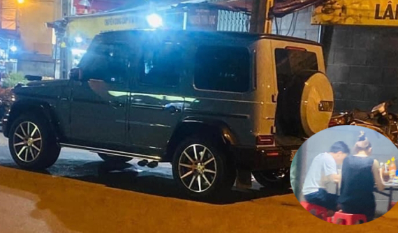 Xuất hiện hình ảnh Cường "Đô-la" lái Mercedes-AMG G63 chở vợ đi ăn tối ở vỉa hè trong lúc drama bất ngờ ập xuống