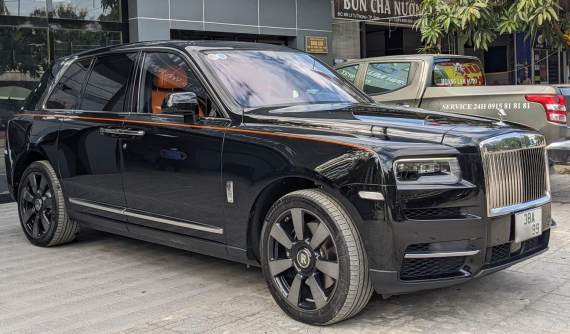 Doanh nhân Hà Tĩnh tậu SUV siêu sang Rolls-Royce Cullinan, giá lăn bánh phải trên 32 tỷ đồng