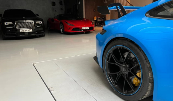 Cặp xe Rolls-Royce Wraith cùng Ferrari F8 Tributo của Cường "Đô-la" chào đón bạn mới Porsche 911 GT3 2022 sau khi chia tay Mercedes-AMG GT R