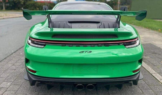 Cường "Đô-la" tiết lộ Minh "Nhựa" tậu xe Porsche 911 GT3 2022 giống mình nhưng khác màu