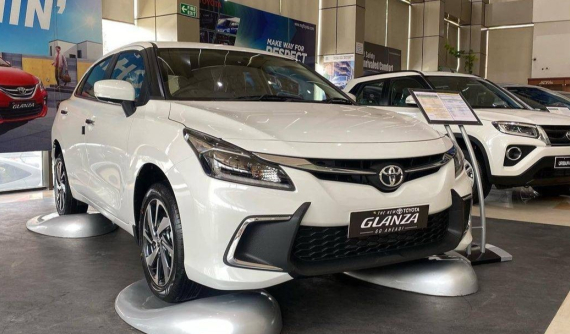 Cận cảnh xe giá rẻ Toyota Glanza 2022 tại đại lý