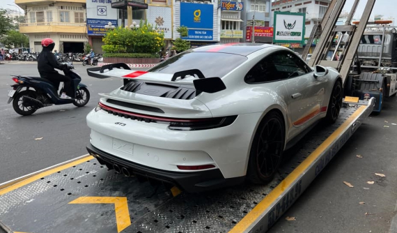 Lộ diện chủ nhân Porsche 911 GT3 2022 đầu tiên về Việt Nam, chốt xe nhanh như mua "rau ngoài chợ"