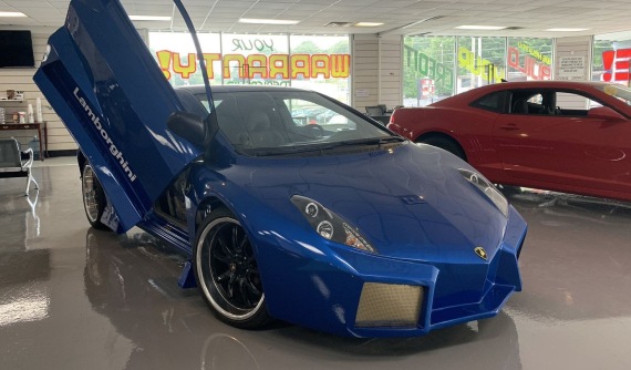 Chiếc Honda Civic nhái Lamborghini Aventador xấu xí này đang tìm người mua với giá 571 triệu đồng