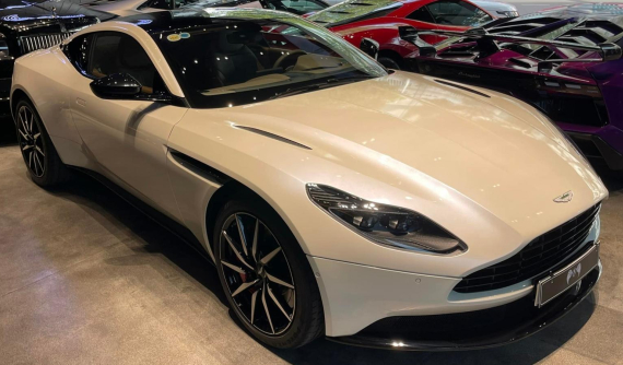 Đại gia Sài Gòn bán lại xe thể thao Aston Martin DB11 mua chưa được nửa năm
