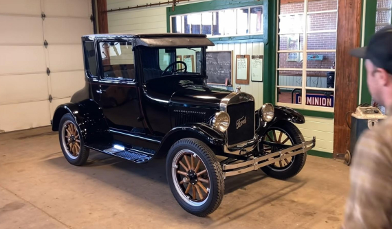 Ngắm chiếc Ford Model T Coupe 1926 được phục chế đẹp đẽ, chạy tốt như hồi xuất xưởng