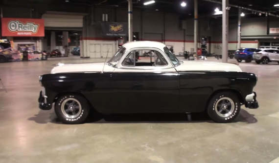 Đây là một chiếc xe cổ điển có hai đầu độc đáo, ra đời cách đây khoảng 50 năm